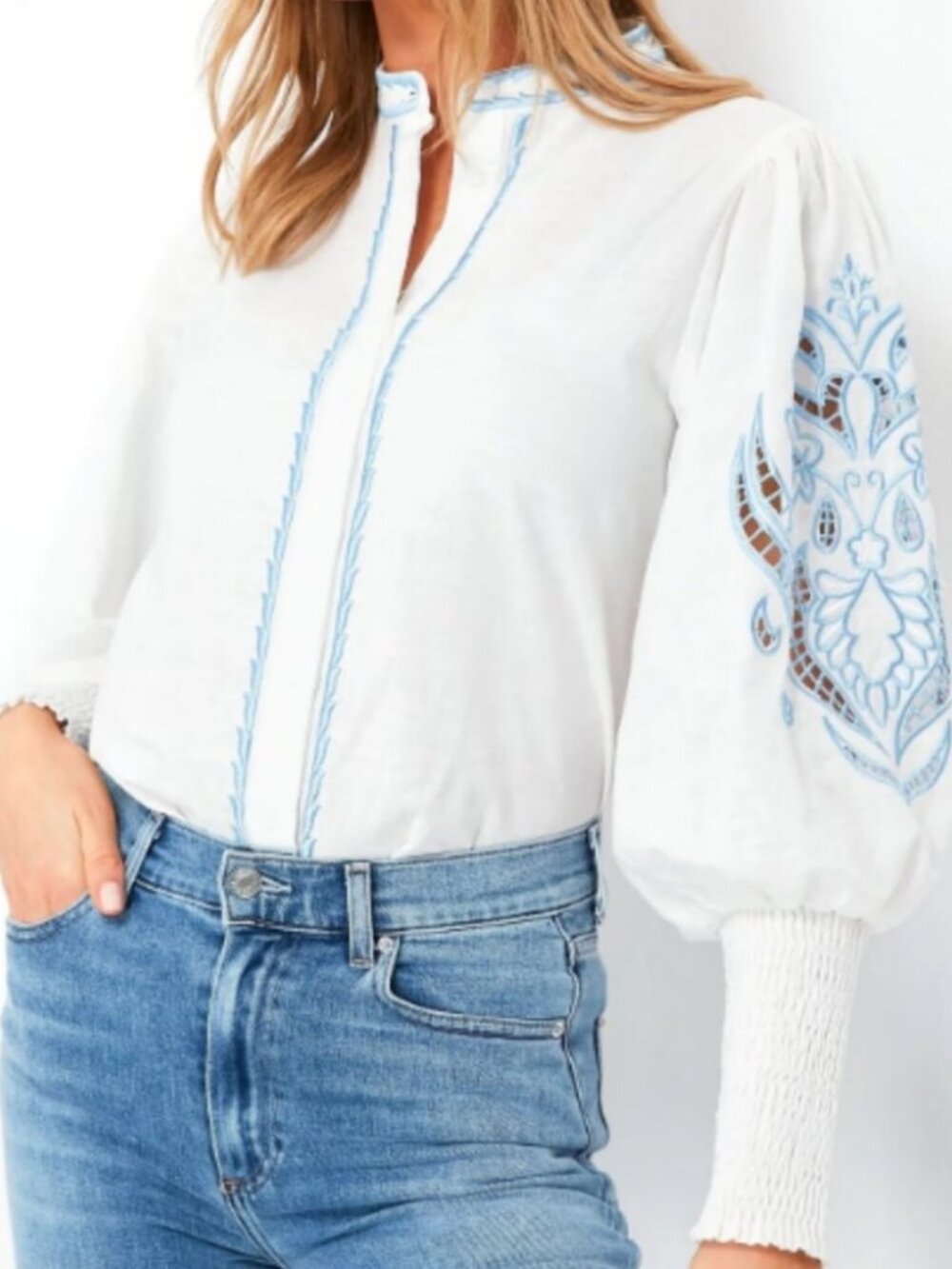 THE SHIRT BY ROCHELLE BEHRENS White & Blue Embroidered Sandy Shirt Boho Size M
